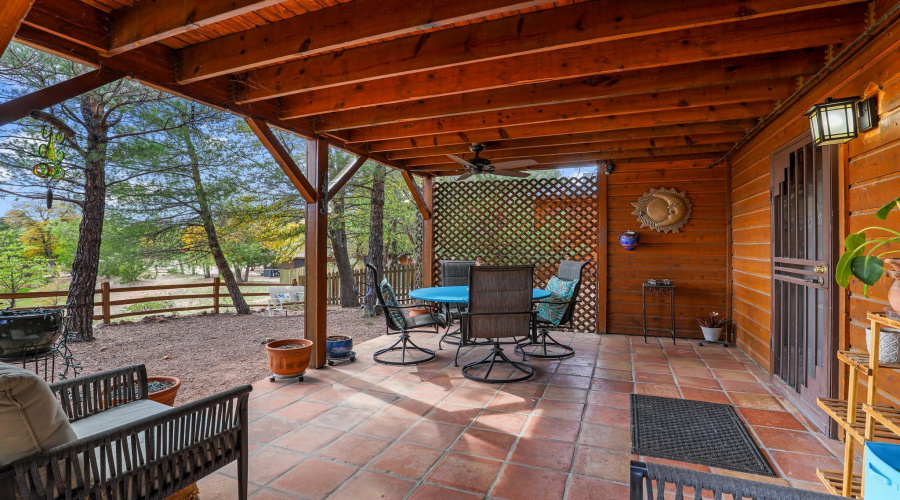 Lower level patio covered 1E0A3595