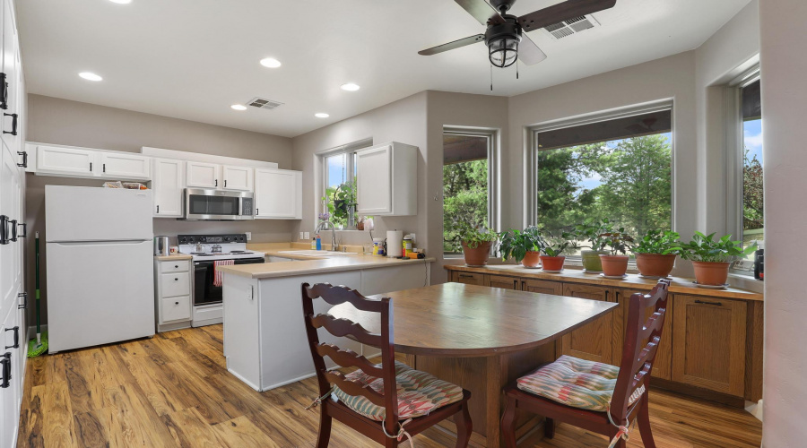 Kitchen 1E0A3675