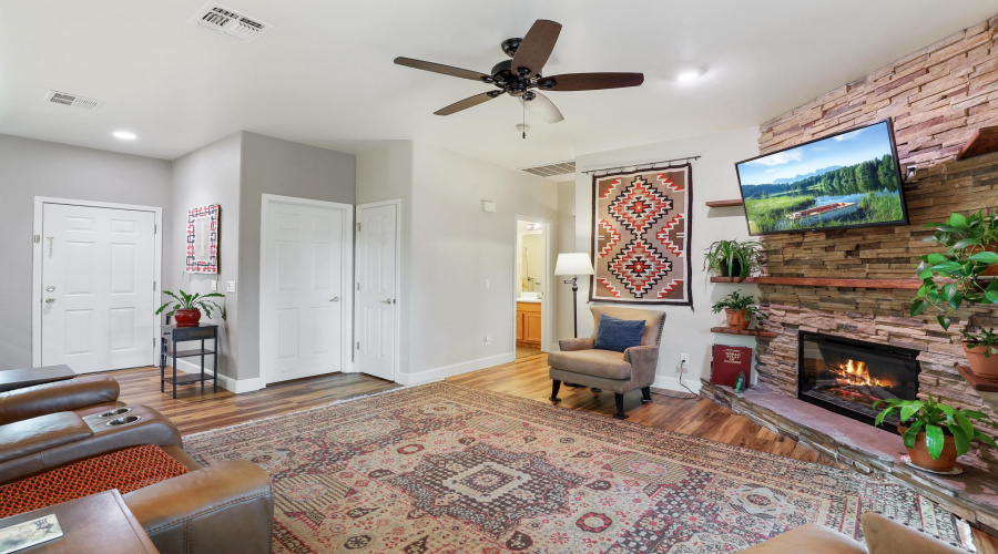 Upper level living room 1E0A3706