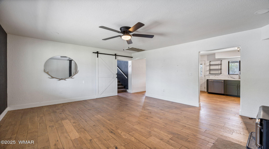 Spacious living room