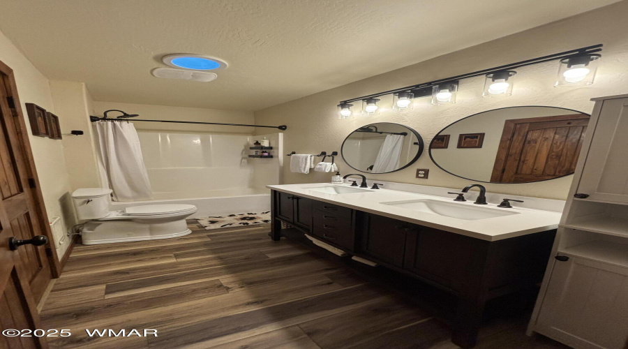 MAIN FLOOR - Master Bath