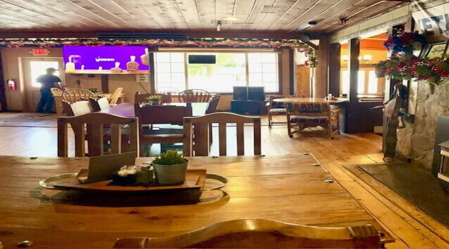 Bandits dining14