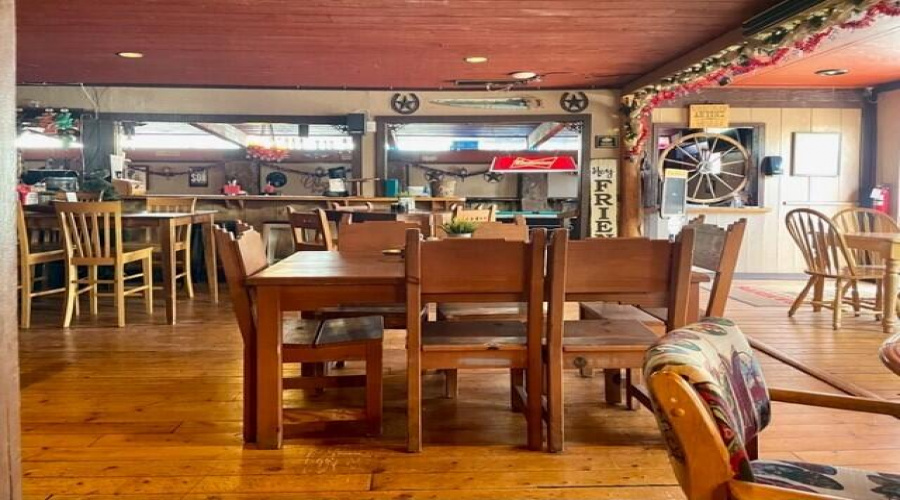Bandits dining10