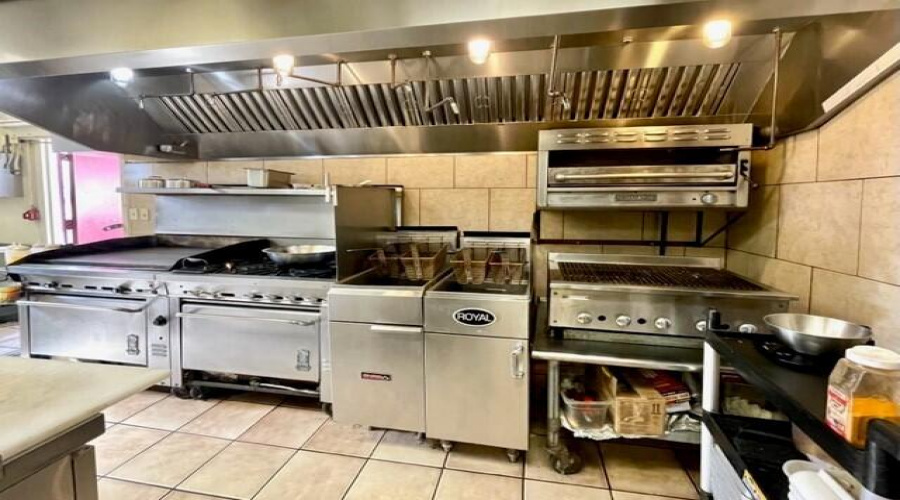 Bandits kitchen4