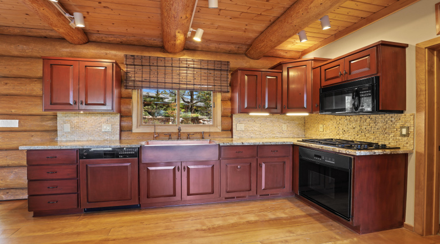 Kitchen 1