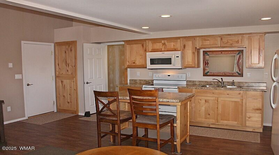 009_Kitchen