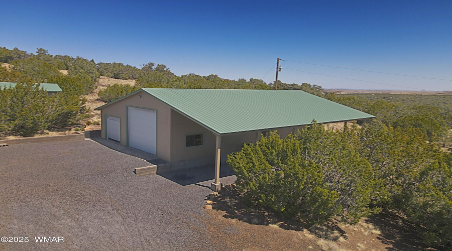 028_Garages and CarRV Port