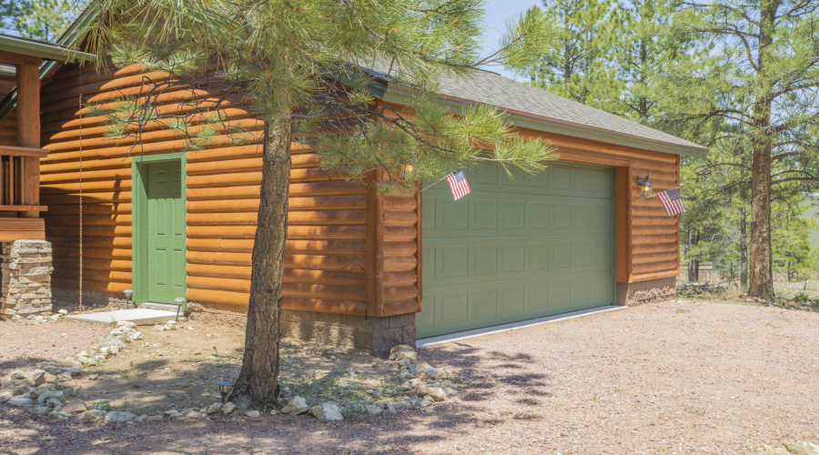 Oversized 2 Car Garage