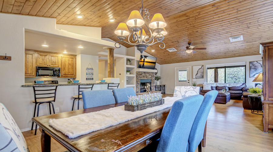 Formal/Large Dining Area