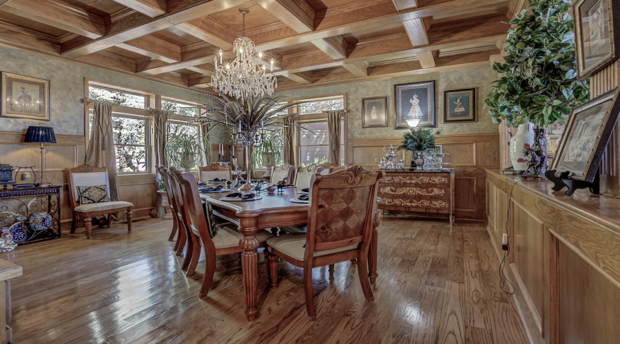Formal Dining