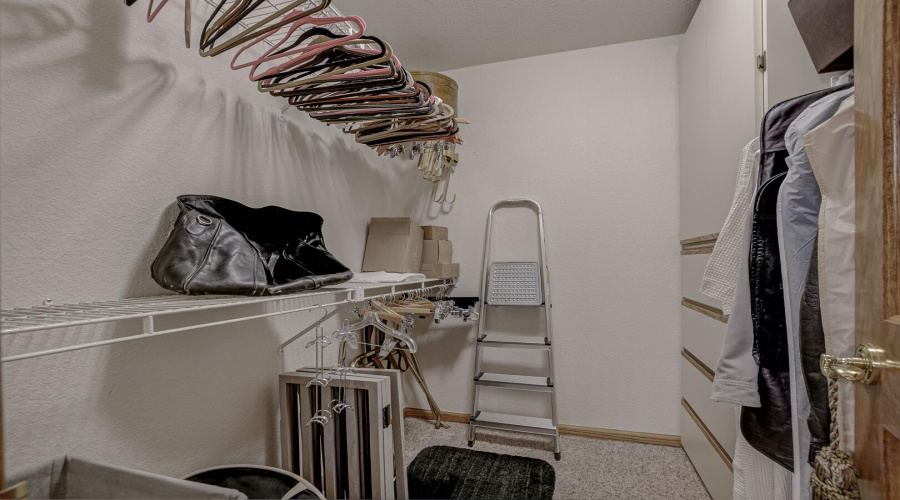 walk in closet