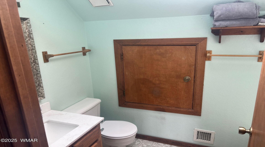 GUEST SUITE BATH