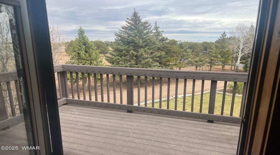 STUDIO BALCONY 3