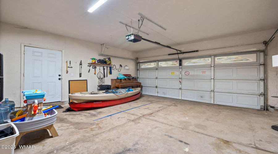 2 CAR GARAGE