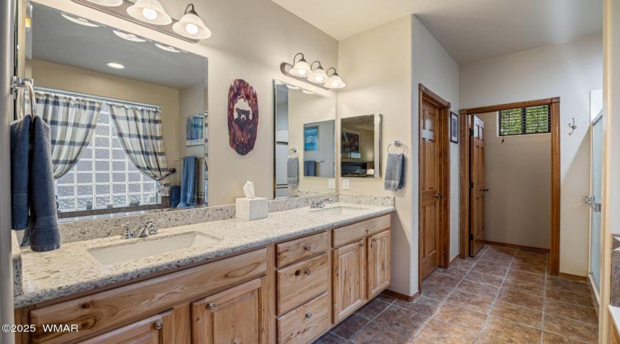 Primary Ensuite Vanity