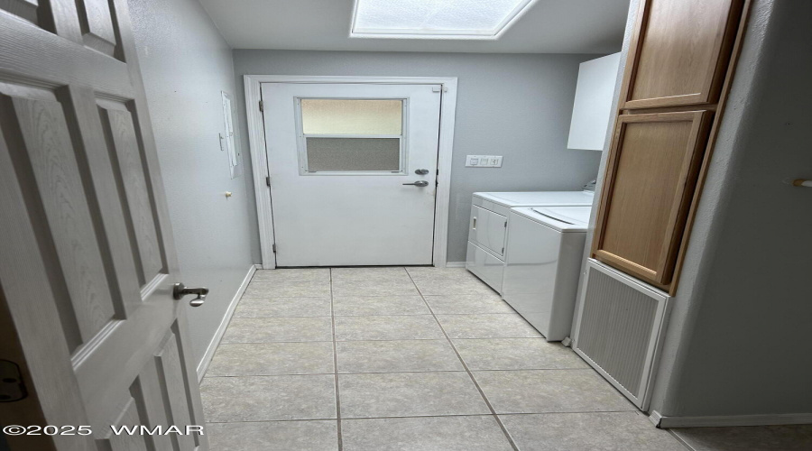 2081 Laundry