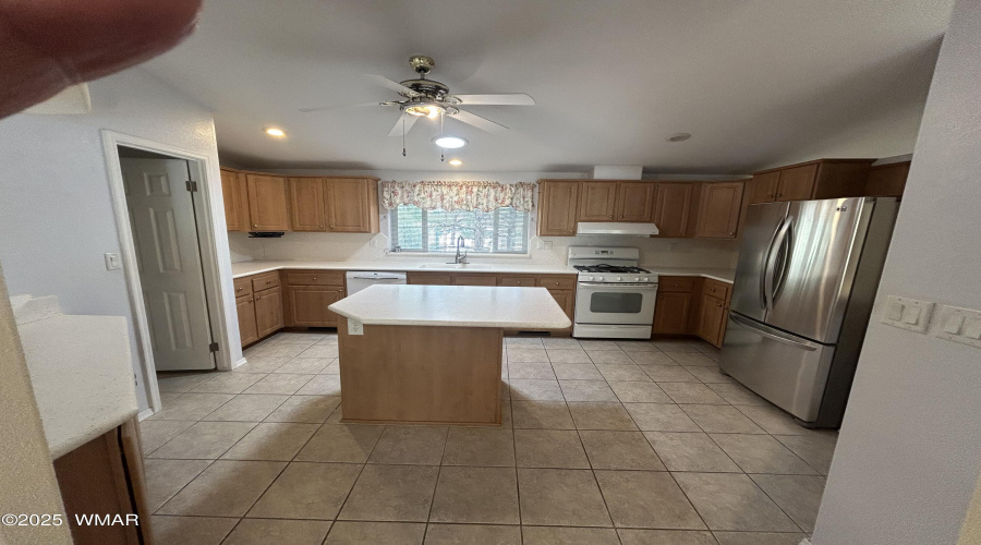 2081 kitchen 3