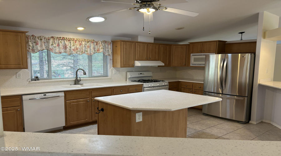 2081 kitchen 4