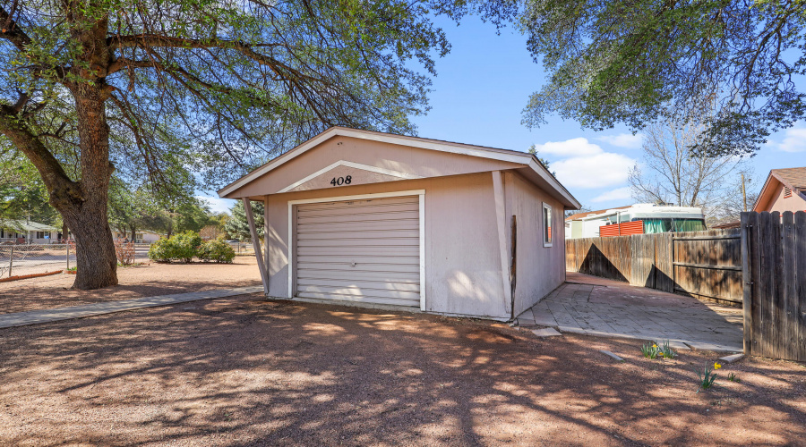 Garage