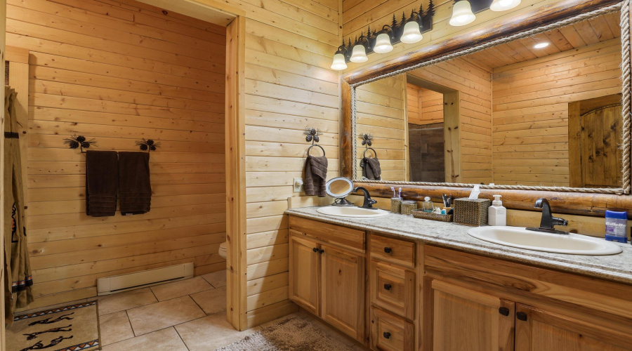 Main master bathroom