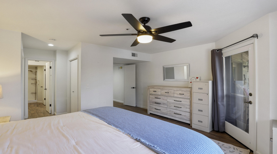 Master Bedroom (2)