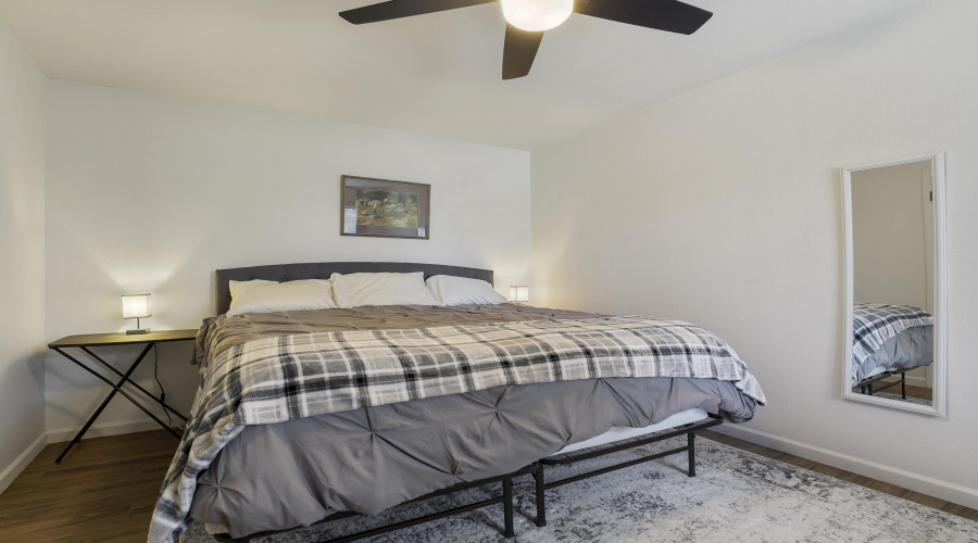 Guest Bedroom (1)