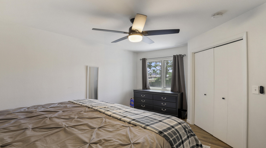Guest Bedroom (2)
