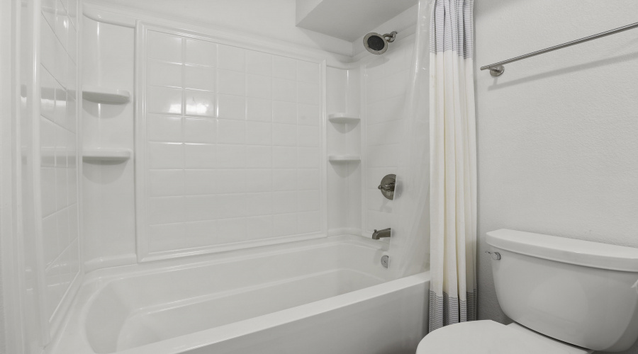 Guest Bathroom (2)