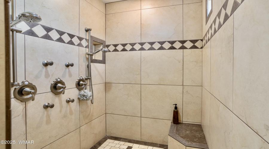 PAX_9696-HDR