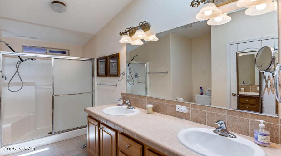 Dual Vanity