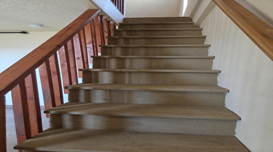 stairs to loft