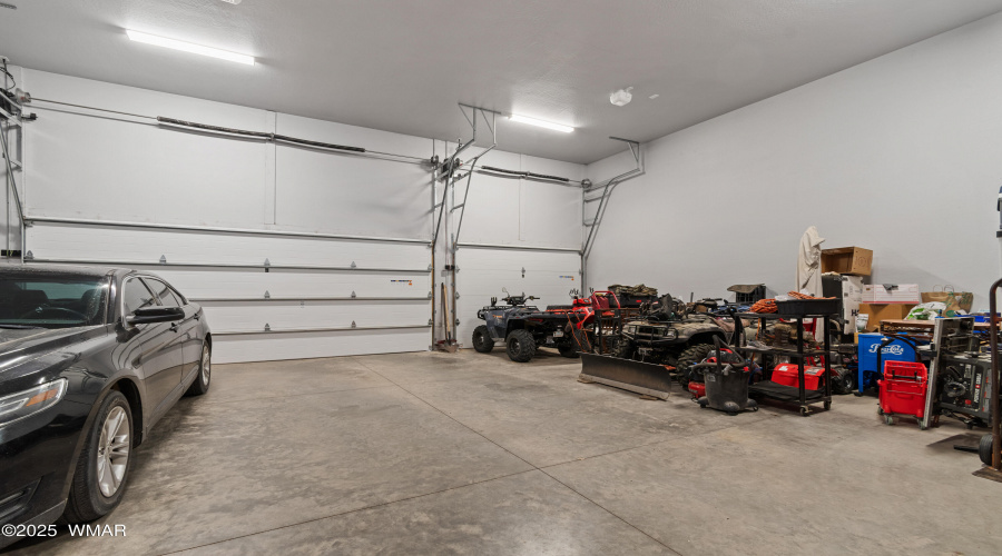 3 Garage Bays