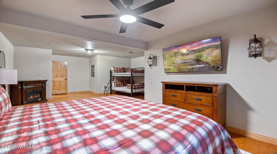 Guest Room 4