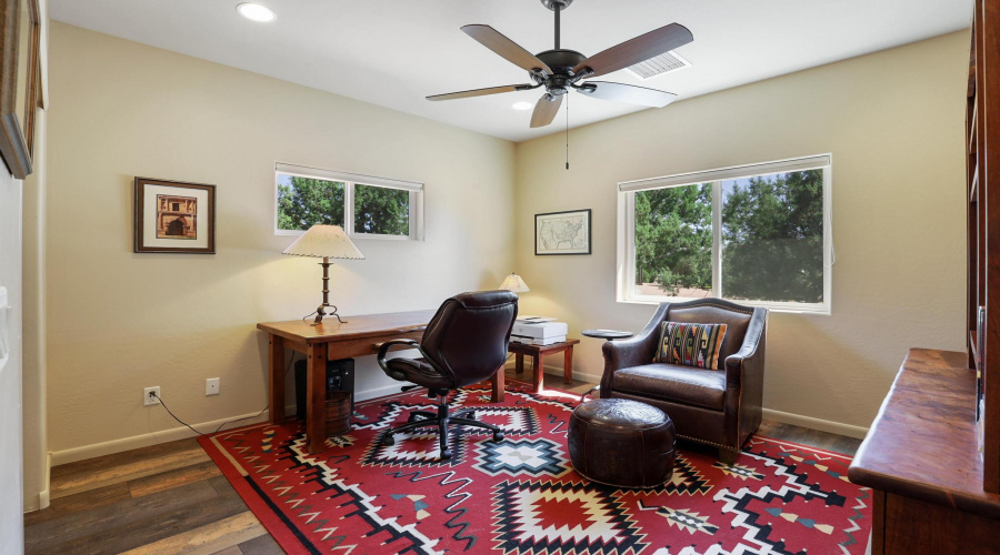 Den or bedroom