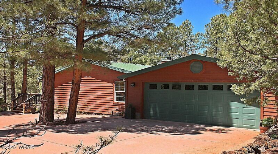 Oversized 2 Car Garage