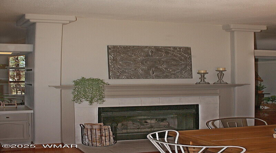 2 Side Fireplace/Dining Room Side