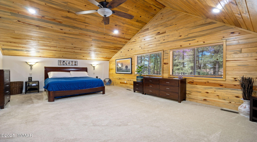 Bedroom Ensuite Upstairs