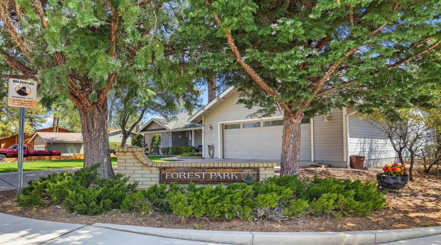 111 S Forest Park