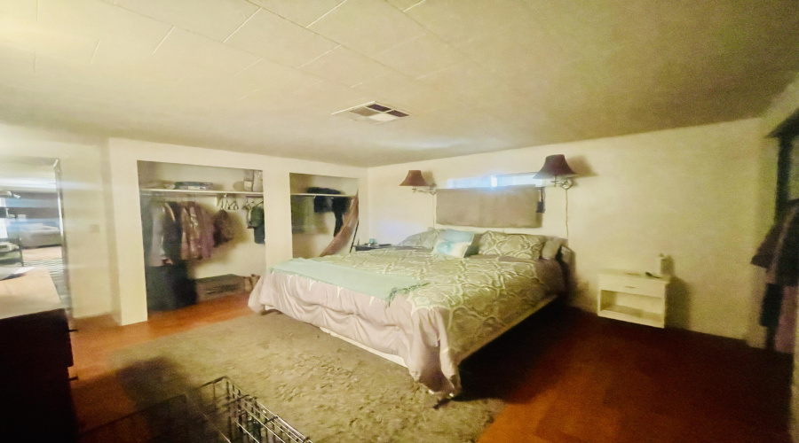 dual closets left