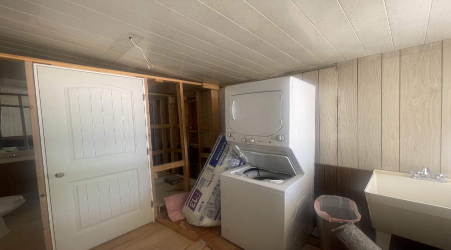 laundry/utility room