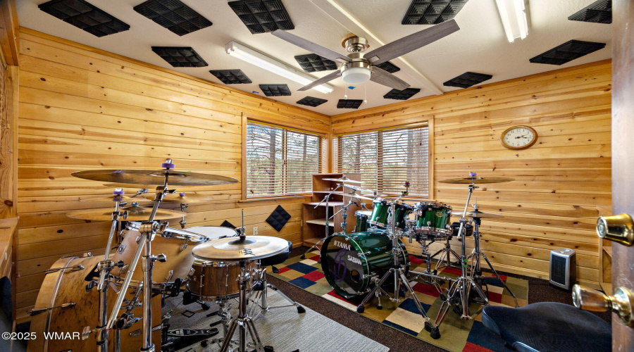 Bonus Hobby Room