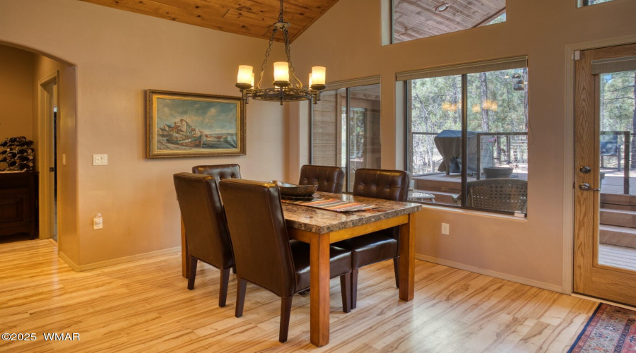 012_Dining Area