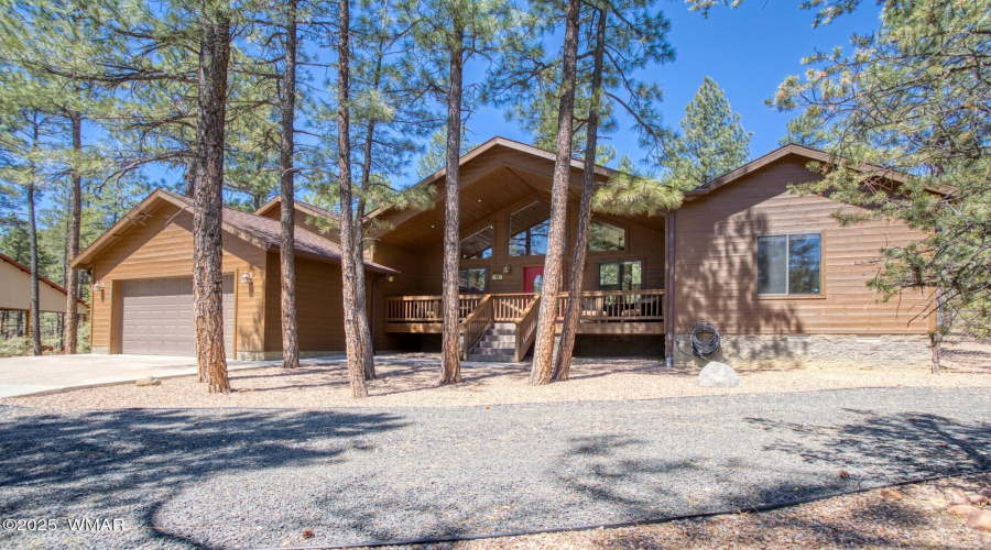 032_1461 E Pine Oaks Drive