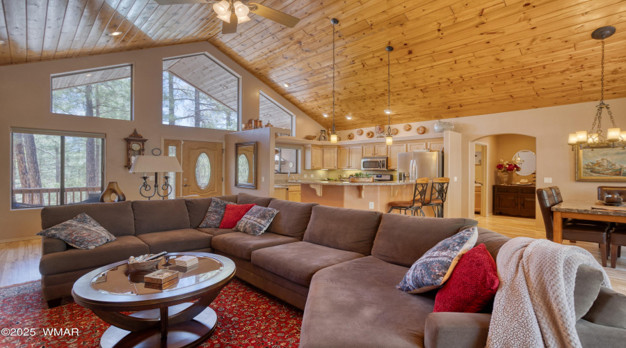 005_Living Area