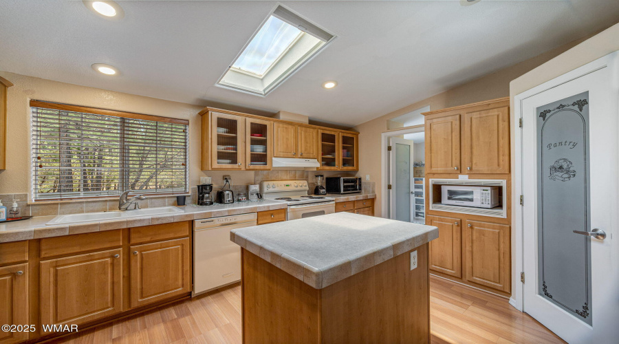 Kitchen- Light and Bright
