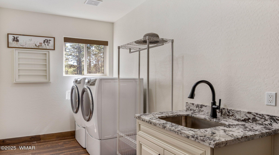 Laundry/Mud Room