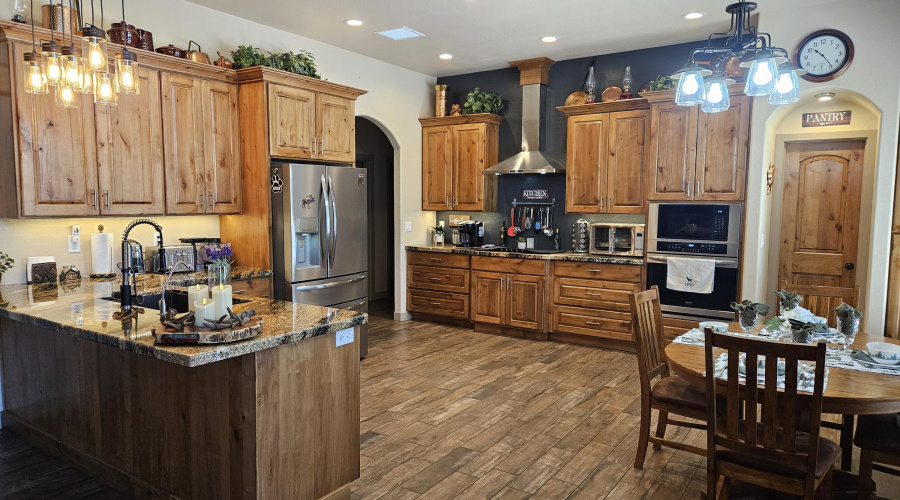 KITCHEN CLOSE UP VIEW