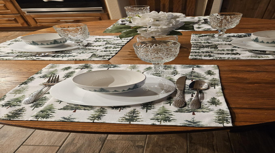 DINING TABLE AREA
