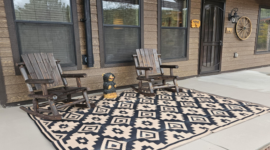 FRONT COVERED PORCH SEATING