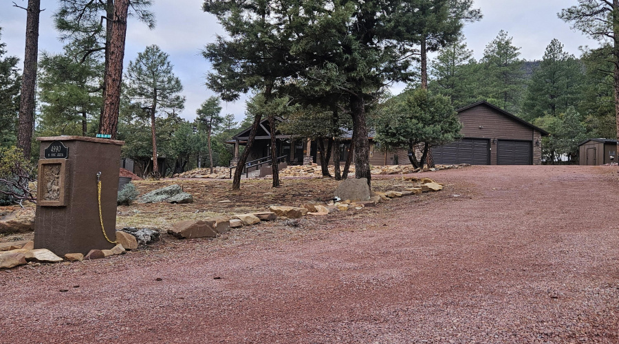 LONG DRIVEWAY & TONS OF PARKING!